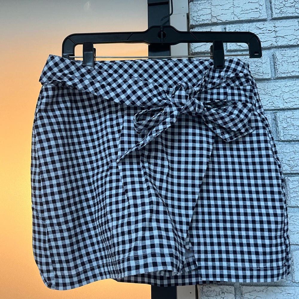 Crown & Ivy Skort